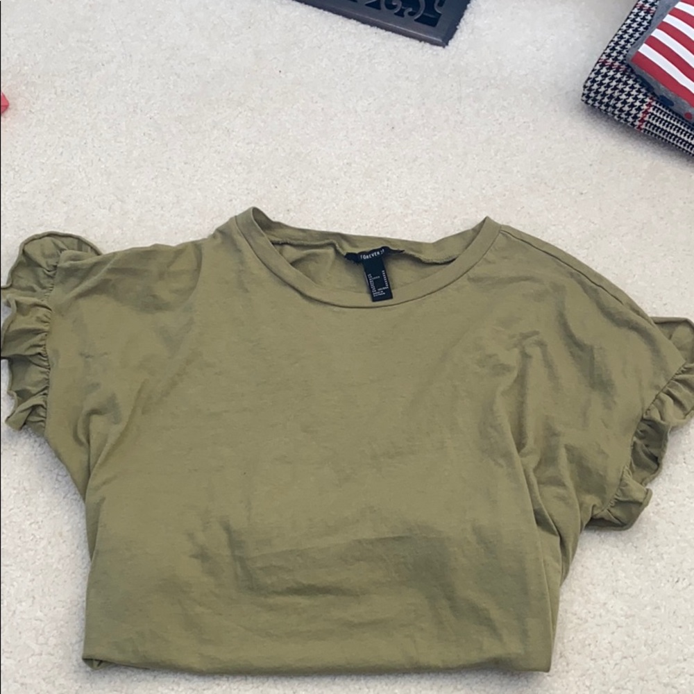 ⭐️ FOREVER 21 ARMY GREEN DRESS TEE